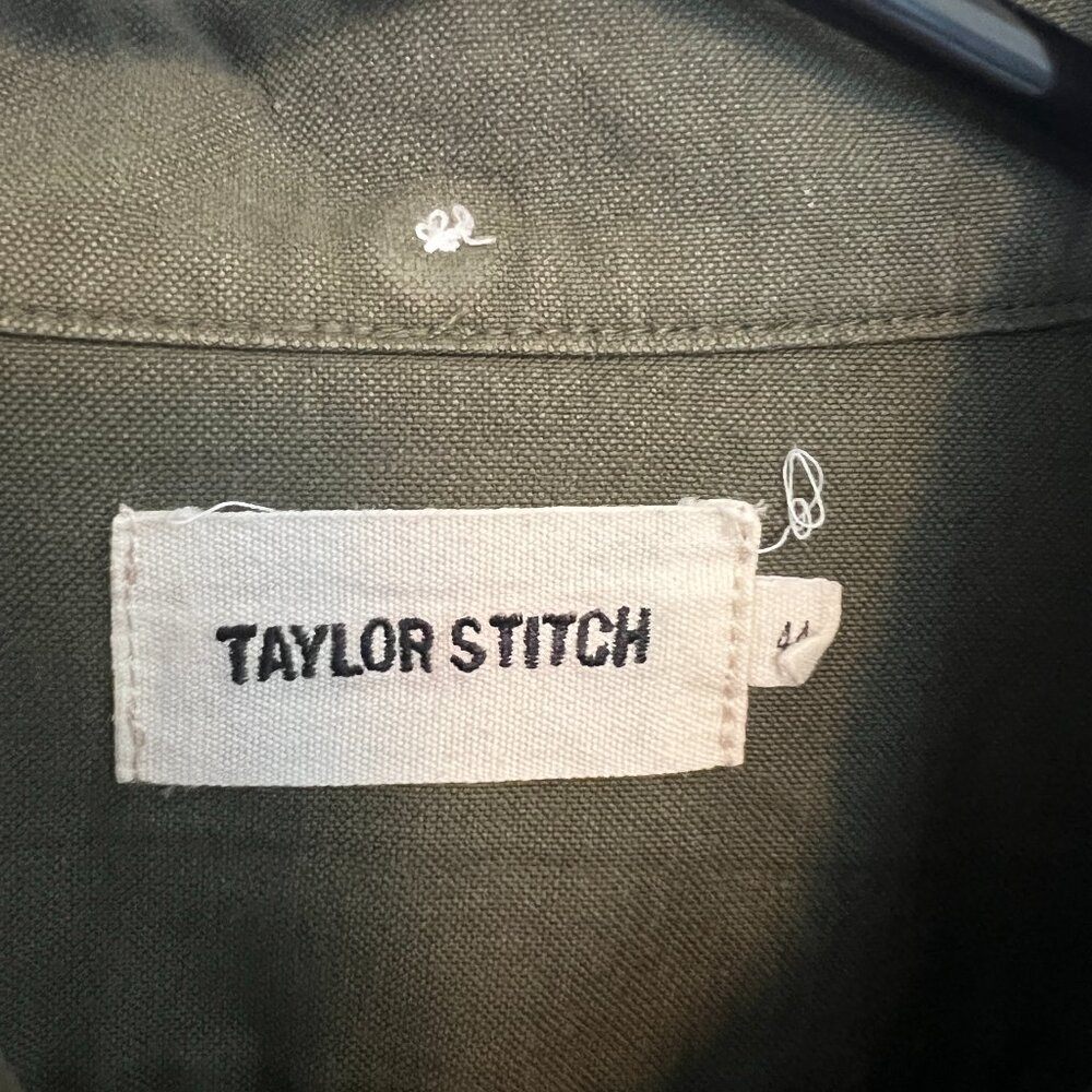 Bundle of 6 men's dress shirts, 2 Taylor Stitch, 4 H&M